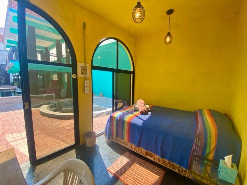 Hierve El Agua Eco Hostel - Confetti Pool Club Сан-Пабло-Вилья-де-Митла Экстерьер фото